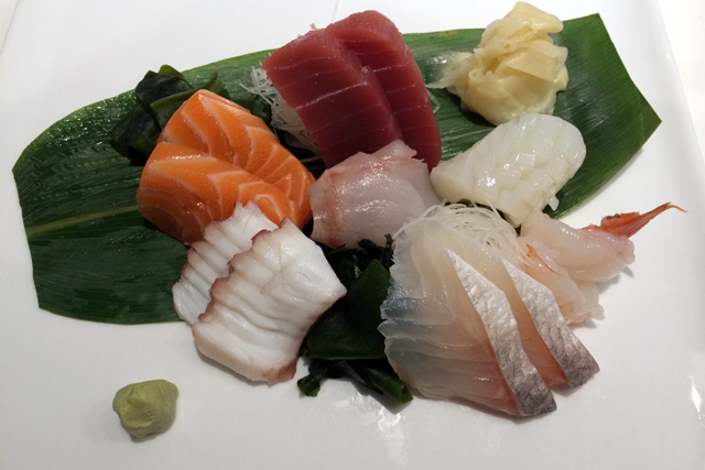 Sashimi im Sushi Se - Update zu Japan in München: Sushi, Suppen, Shopping & mehr